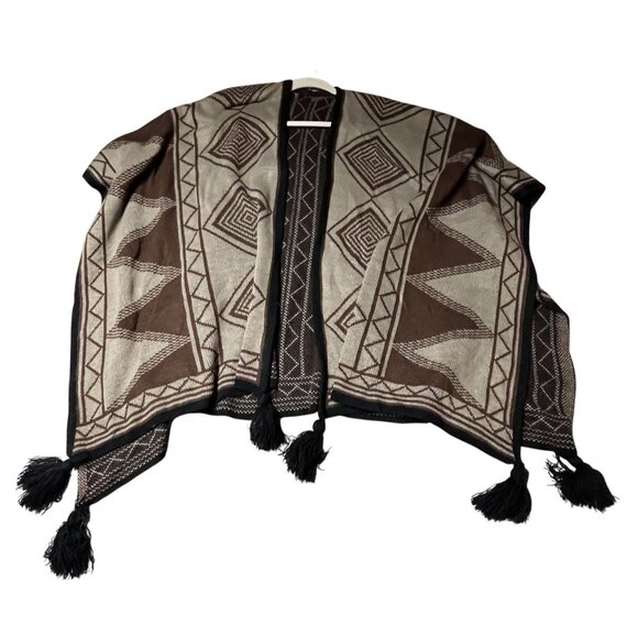 Artsy Aztec Geometric Pattern Poncho With Tassels Boho ONE Size Fits Most - Picture 2 of 6